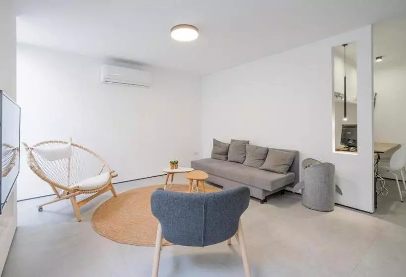 ベッドアンドブレックファースト Danielle Boutique Suite
