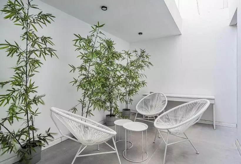 ベッドアンドブレックファースト Danielle Boutique Suite
