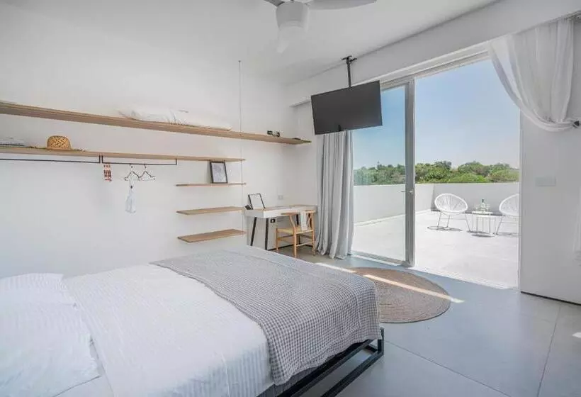 ベッドアンドブレックファースト Danielle Boutique Suite
