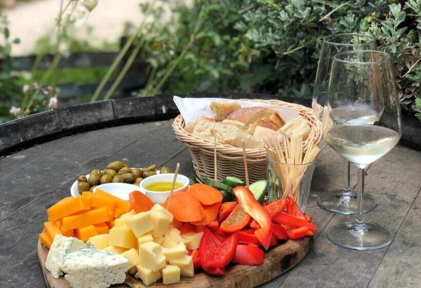 Aamiaismajoitus (B&B) Danielle Boutique Suite