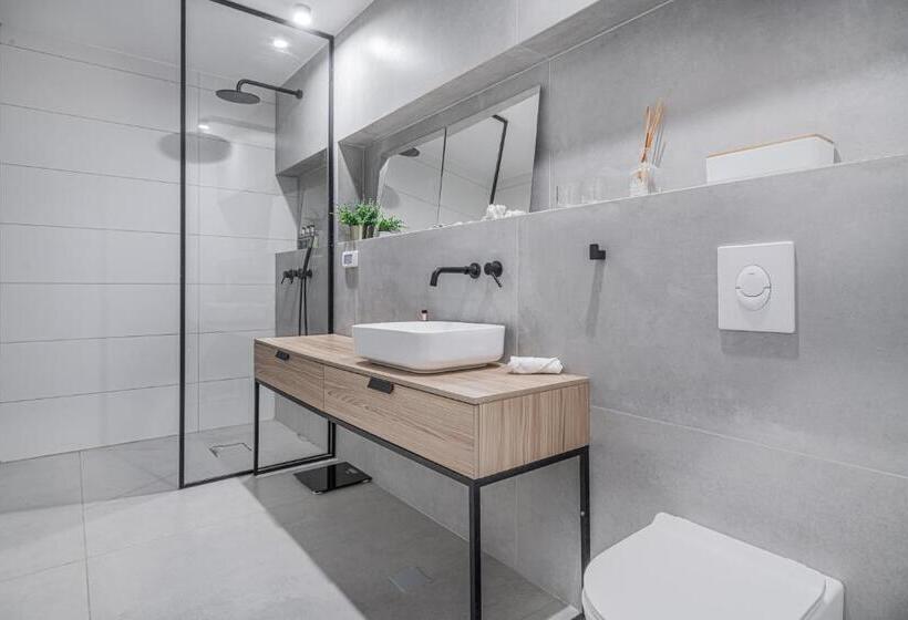 Aamiaismajoitus (B&B) Danielle Boutique Suite