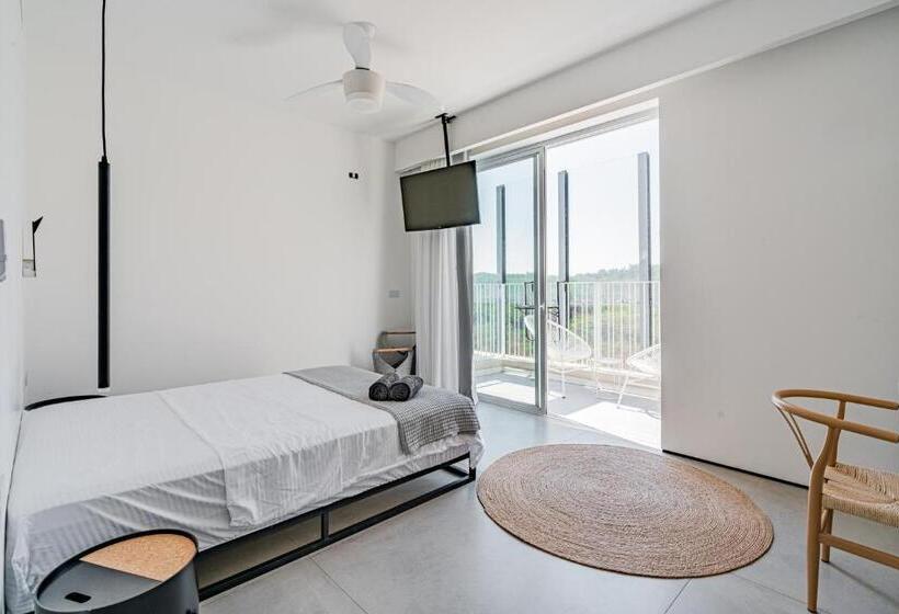 Aamiaismajoitus (B&B) Danielle Boutique Suite