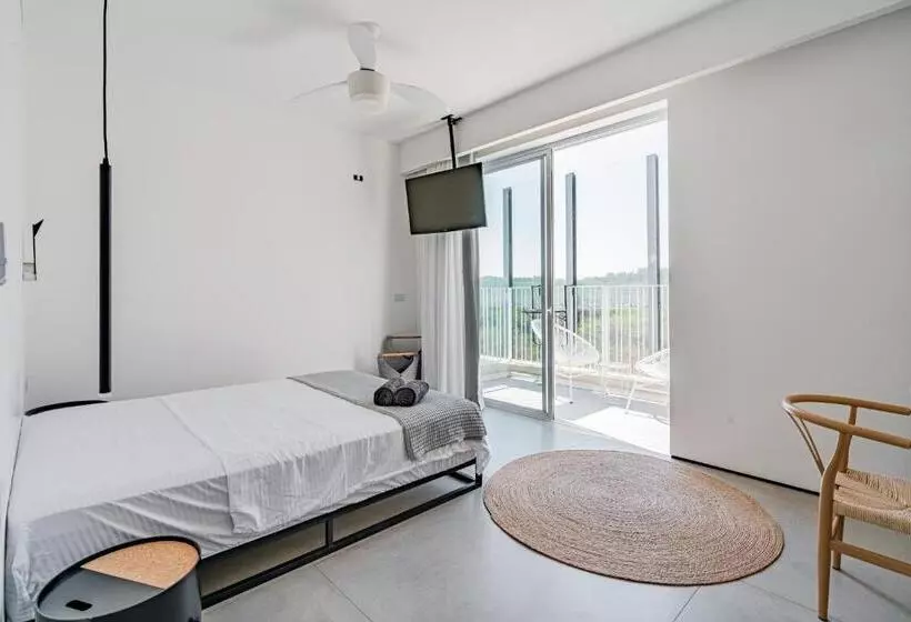 ベッドアンドブレックファースト Danielle Boutique Suite