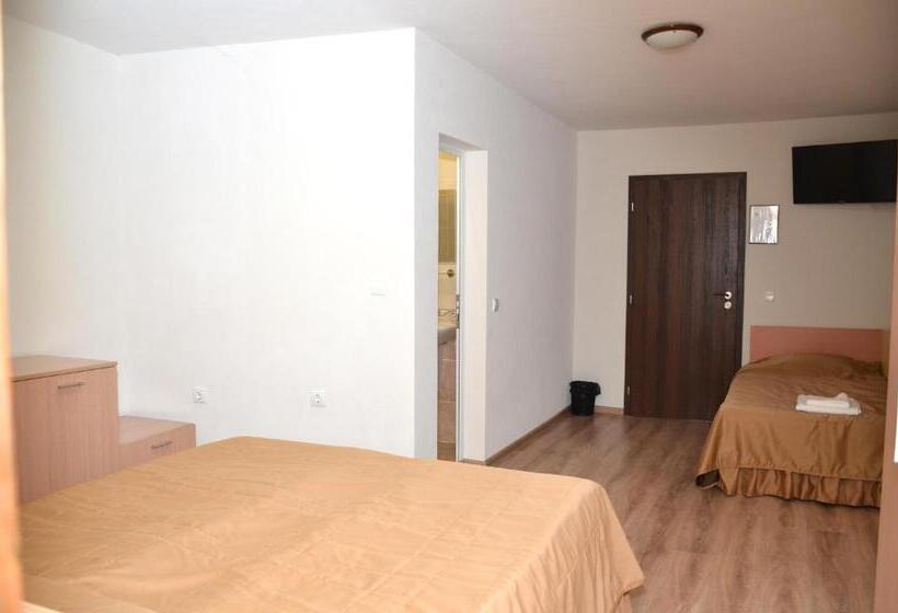 Hotel семеен хотел къщата