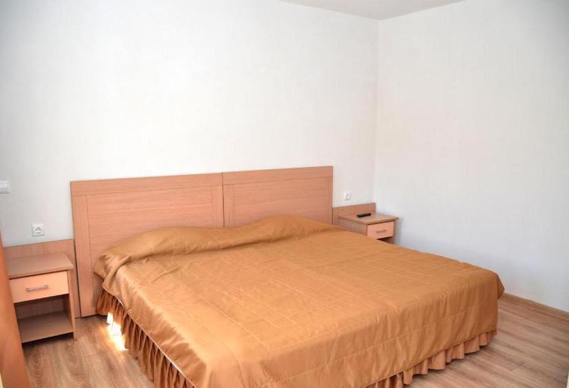 Hotel семеен хотел къщата