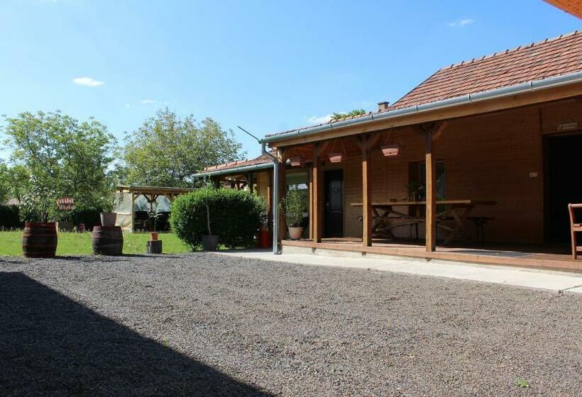 פנסיון Zimmer Feri Vendégház