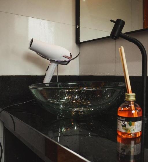 Chalé Romântico Com Banheira De Hidromassagem E Lareira