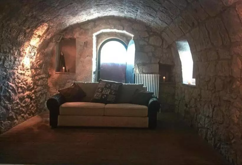 La Pietra