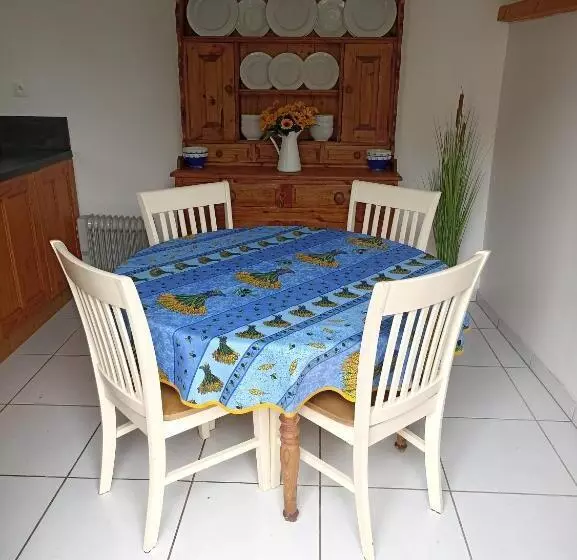 Maison Marin, Charming Village Cottage With Pool