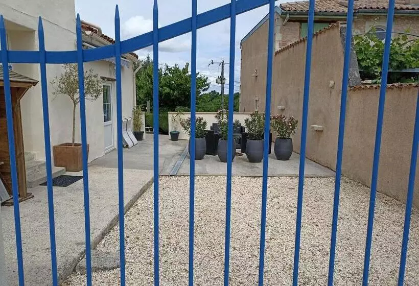 Maison Marin, Charming Village Cottage With Pool