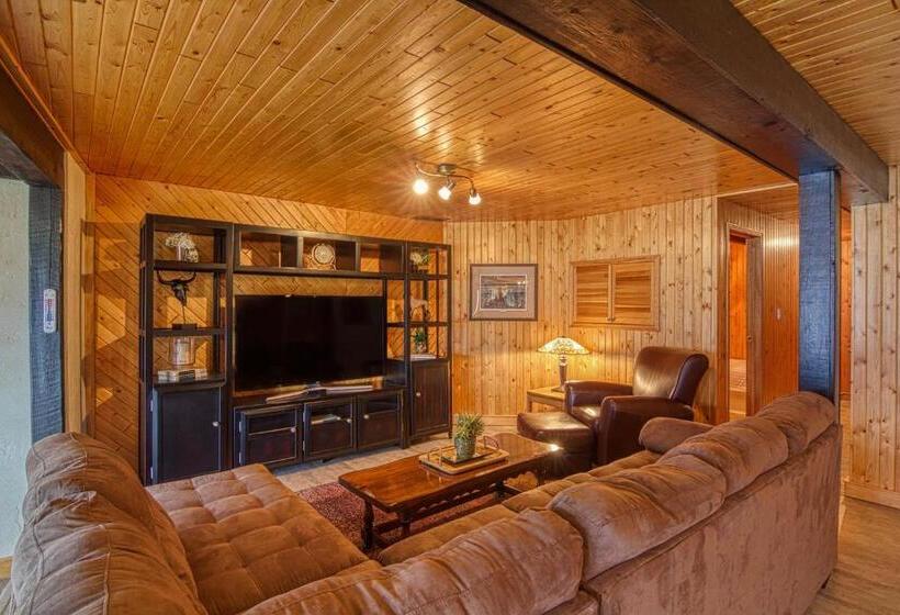 Mountain Retreat, Panoramic Lake Views