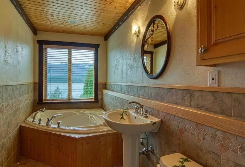 Mountain Retreat, Panoramic Lake Views