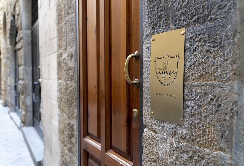 پانسیون Casa Uffizi Xiii Century Tower House Boutique