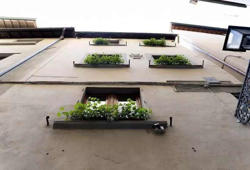 پانسیون Casa Uffizi Xiii Century Tower House Boutique