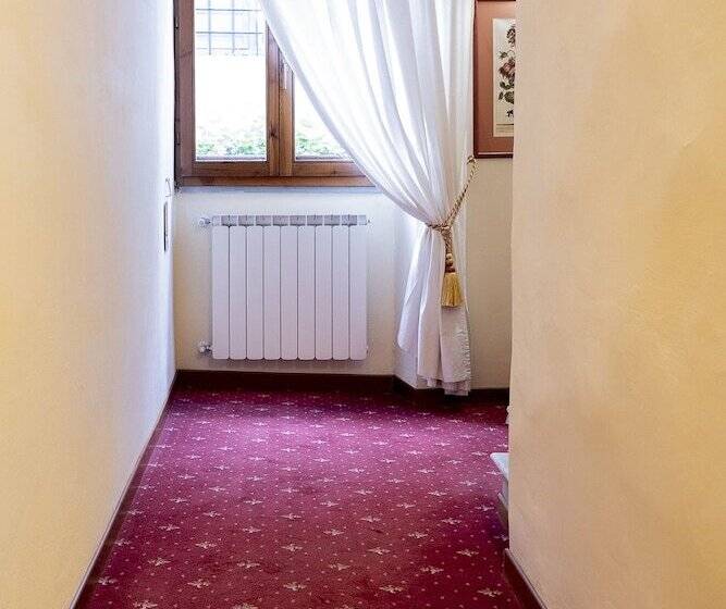 پانسیون Casa Uffizi Xiii Century Tower House Boutique