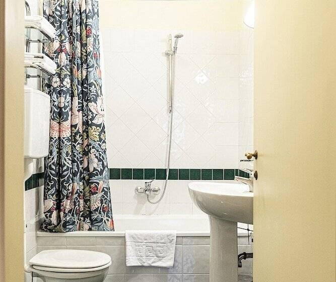 پانسیون Casa Uffizi Xiii Century Tower House Boutique