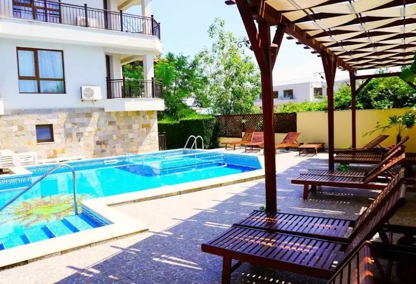 комплекс бяла виста до плажа   Complex Byala Vista Near The Beach