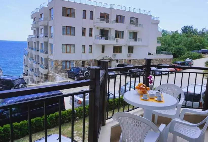 комплекс бяла виста до плажа   Complex Byala Vista Near The Beach