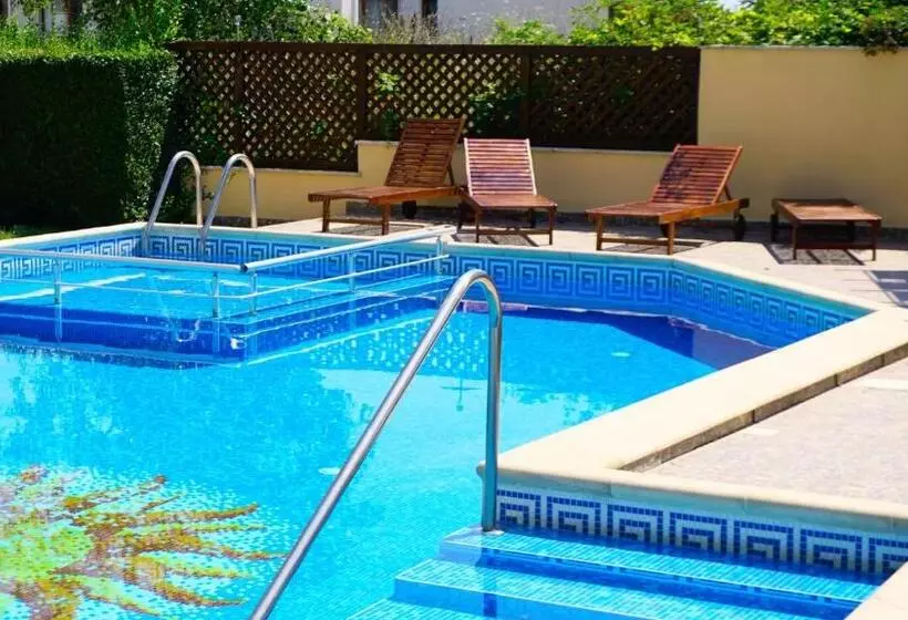 комплекс бяла виста до плажа   Complex Byala Vista Near The Beach