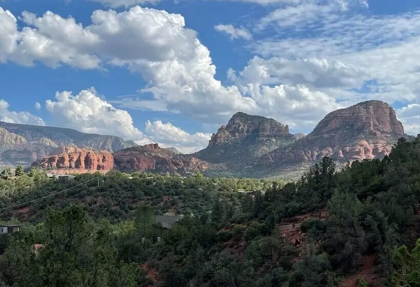 3 Acre Private Designer Villa Borders Forest Forever Views!