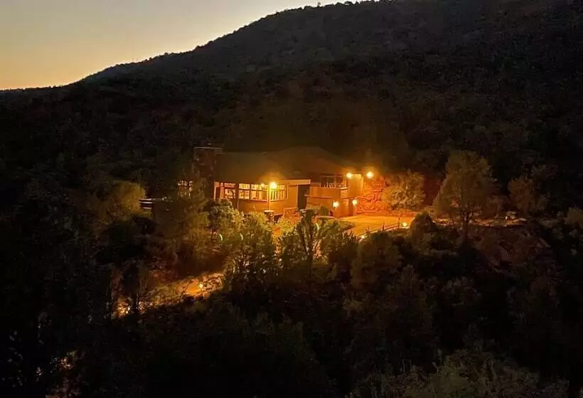 3 Acre Private Designer Villa Borders Forest Forever Views!