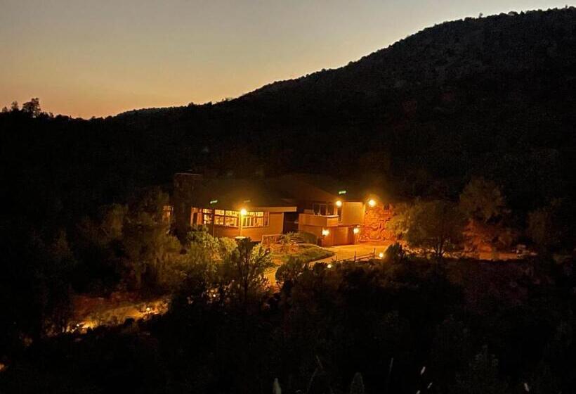 3 Acre Private Designer Villa Borders Forest Forever Views!