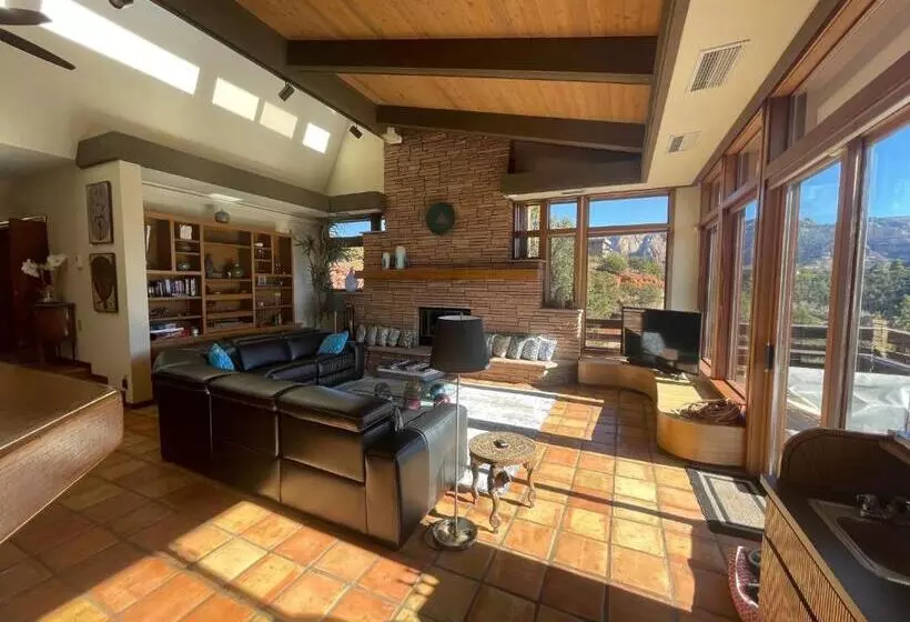 3 Acre Private Designer Villa Borders Forest Forever Views!