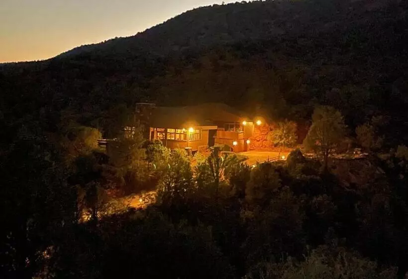 3 Acre Private Designer Villa Borders Forest Forever Views!