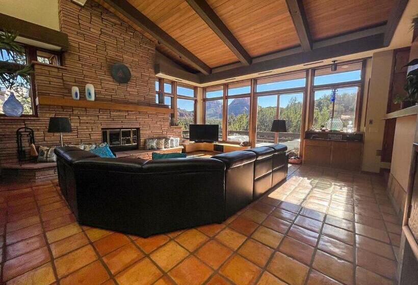 3 Acre Private Designer Villa Borders Forest Forever Views!