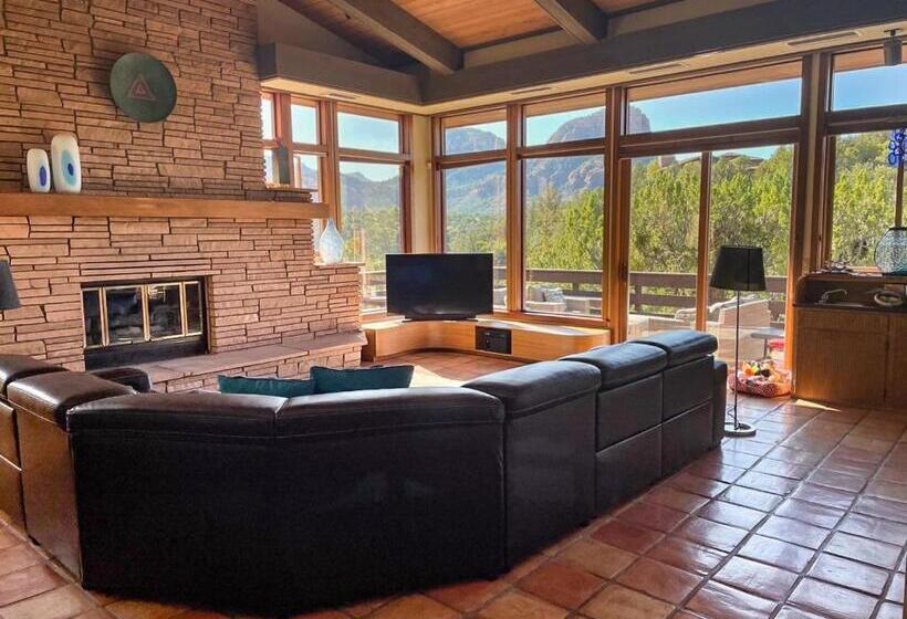 3 Acre Private Designer Villa Borders Forest Forever Views!