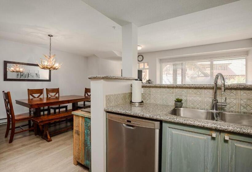 3br Sunpath Spacious Village Townhome