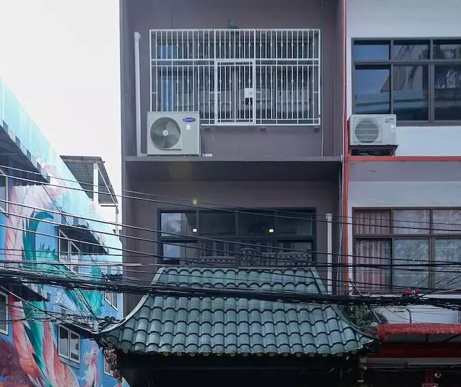 هاستل Taladnoi Paint House