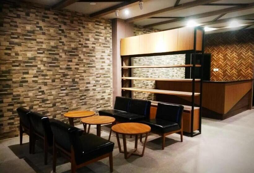 فندق Marina Airport Semarang