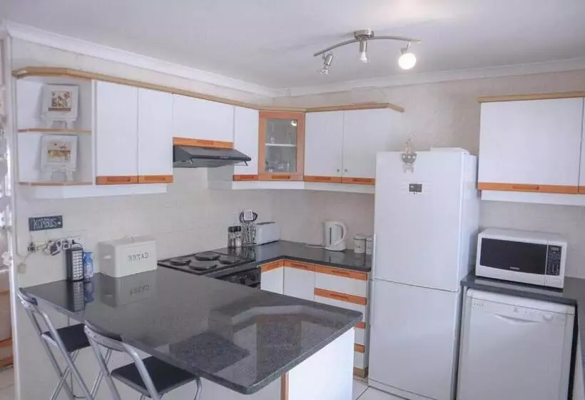 Ocean Heights Coastal Haven & Inverter