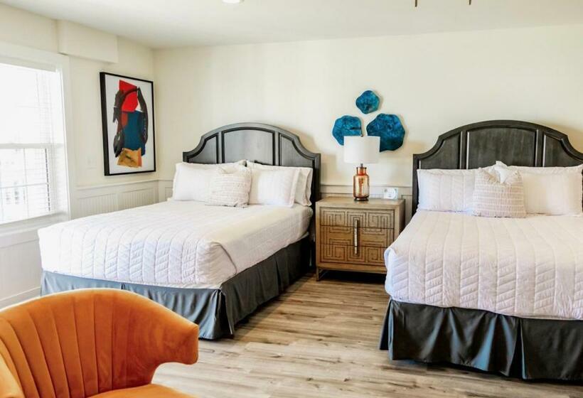 Saltwater 202 2nd Floor Low Tide