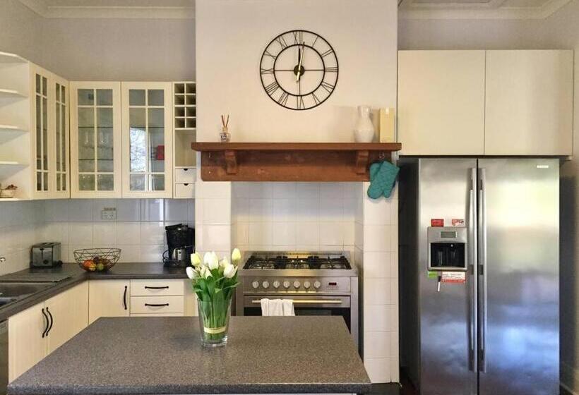 South Freo Bungalow   Winter Centre Of Cafes