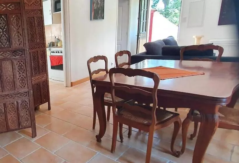 Tout Le Confort Au Milieu D Un Parc Botanique