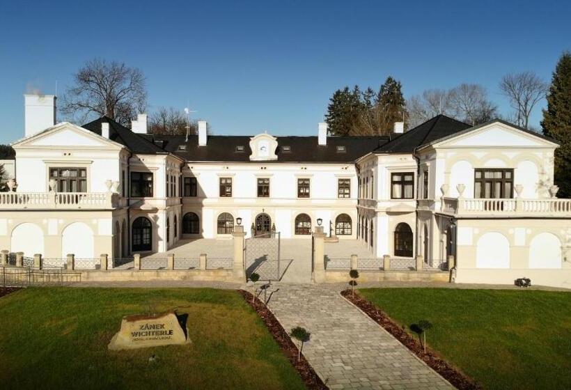Zámek Wichterle Hotel A Pivní Lázně