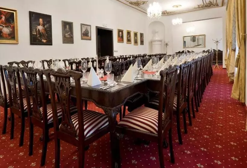 Zámek Wichterle   Hotel A Pivní Lázně