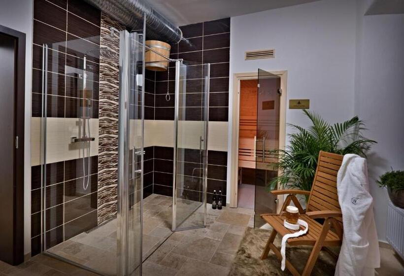 Zámek Wichterle Hotel A Pivní Lázně