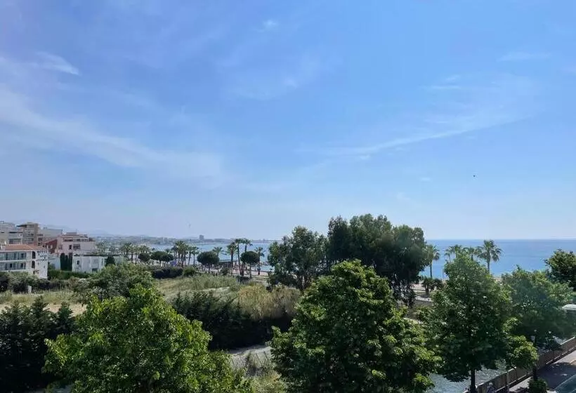 Magnifique Appartement Vue Sur Mer, Terrasse Et Parking Privé   Proche Plages