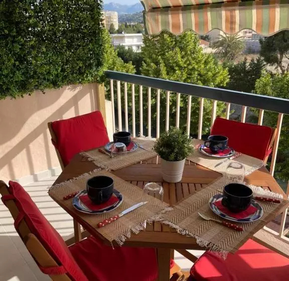 Magnifique Appartement Vue Sur Mer, Terrasse Et Parking Privé   Proche Plages