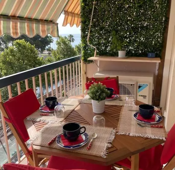 Magnifique Appartement Vue Sur Mer, Terrasse Et Parking Privé   Proche Plages