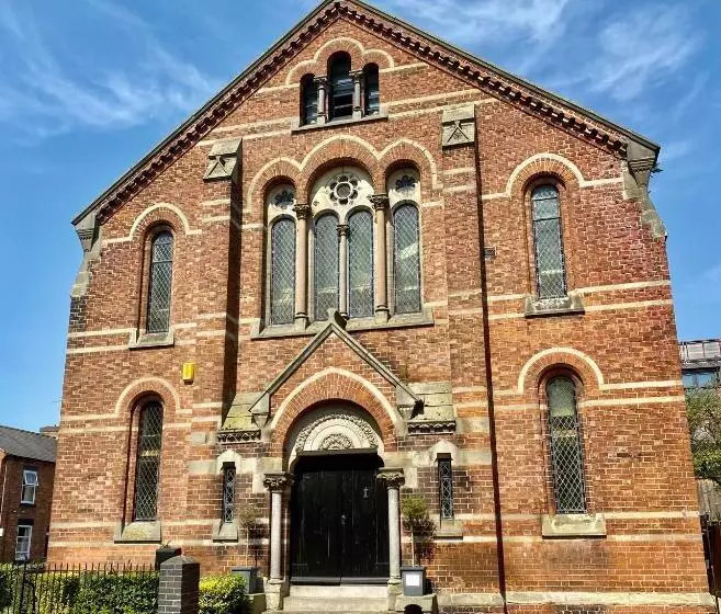 Boutique Chapel Apartment Within City Walls