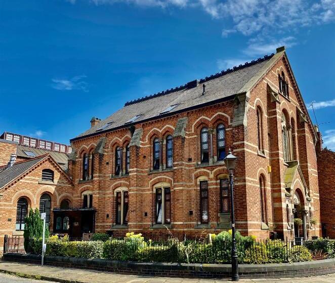 Boutique Chapel Apartment Within City Walls