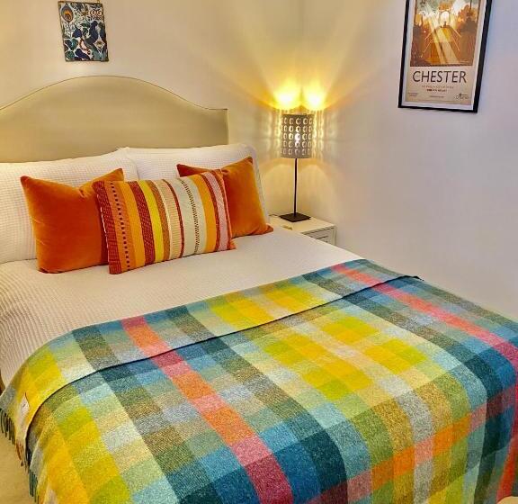 Boutique Chapel Apartment Within City Walls