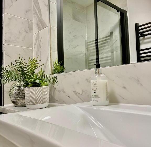 Boutique Chapel Apartment Within City Walls