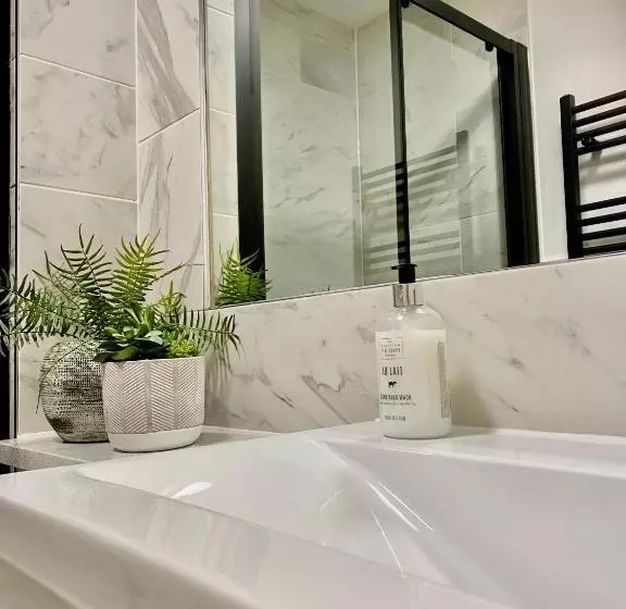 Boutique Chapel Apartment Within City Walls
