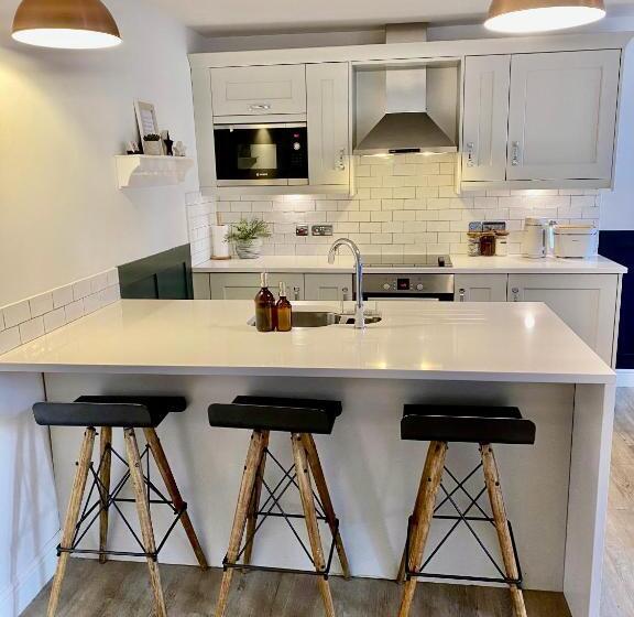 Boutique Chapel Apartment Within City Walls