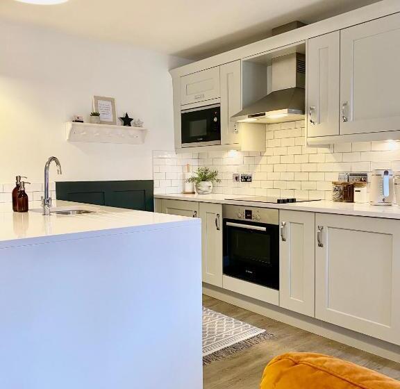 Boutique Chapel Apartment Within City Walls